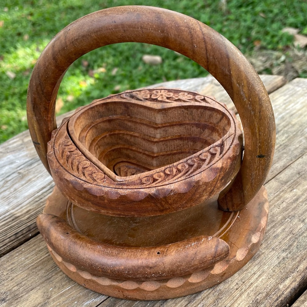 Wood Heart Basket Accordian Hand Carved Trivet Trinket Folding Collapsible